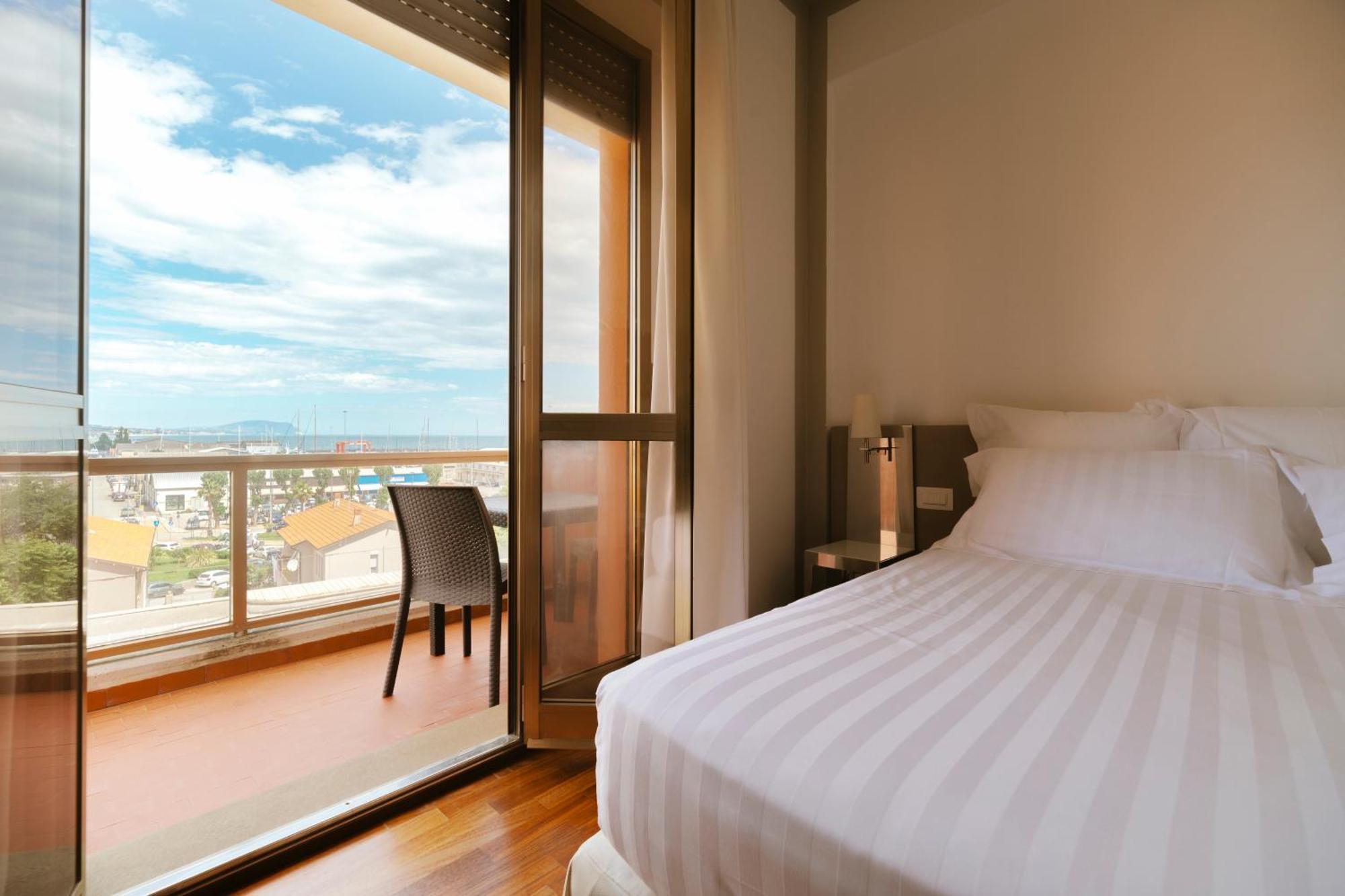 Hotel Miramare 시비타노바 마르셰 외부 사진