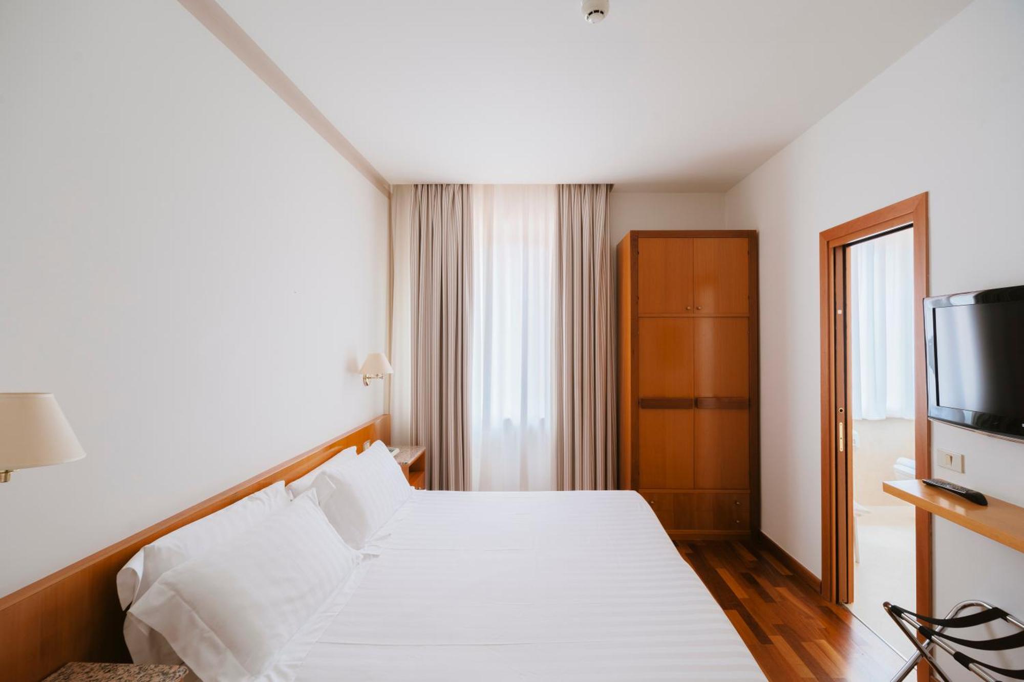 Hotel Miramare 시비타노바 마르셰 외부 사진