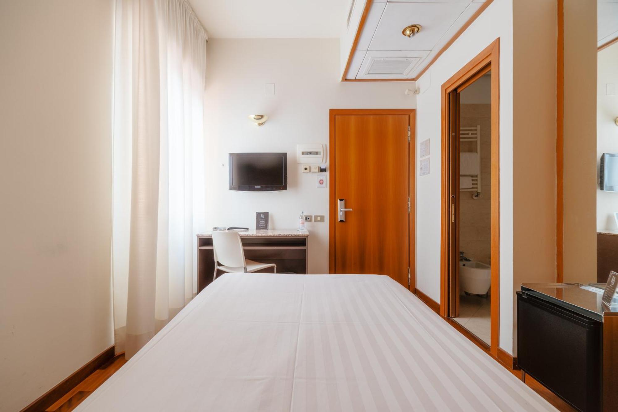Hotel Miramare 시비타노바 마르셰 외부 사진