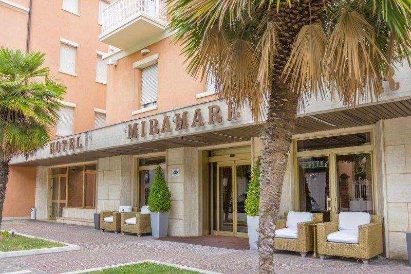 Hotel Miramare 시비타노바 마르셰 외부 사진